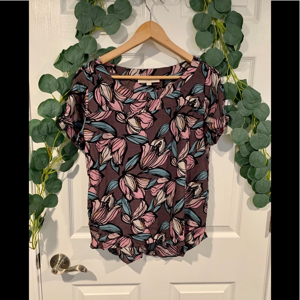 Loft short sleeve floral blouse